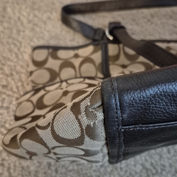 IN GOOD USED CONDITION.. Coach Tan Signature Canvas Tote with Brown Leather Trim - Picture 13 of 14